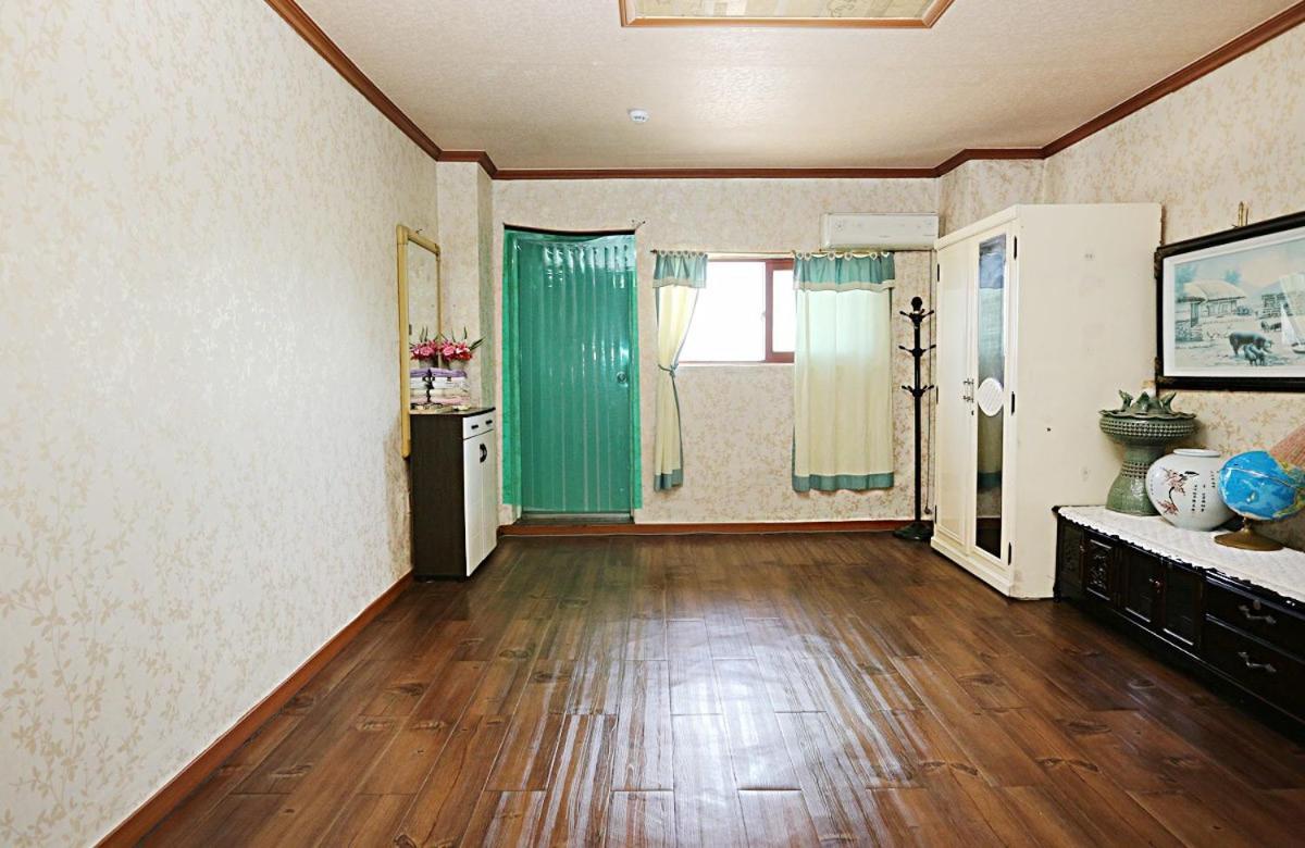 Taean Gaetyeowool Pension Номер фото