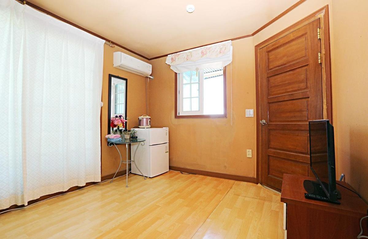 Taean Gaetyeowool Pension Номер фото